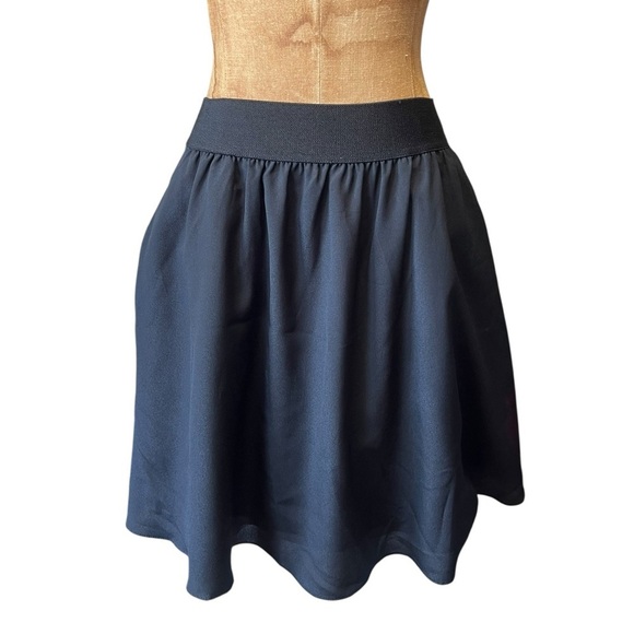 Express Dresses & Skirts - Express Black Pocketed Skirt EUC XS